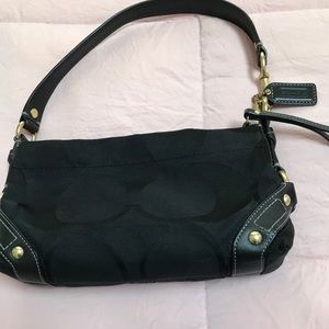 💕💕Authentic Coach Black Signature Carly💕💕
